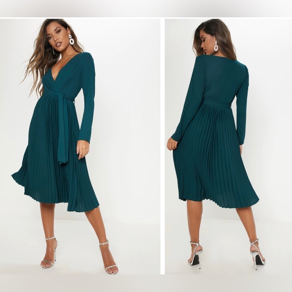 PrettyLittleThing Dresses & Skirts - 🆕Emerald long sleeve pleated mid length dress  size 0